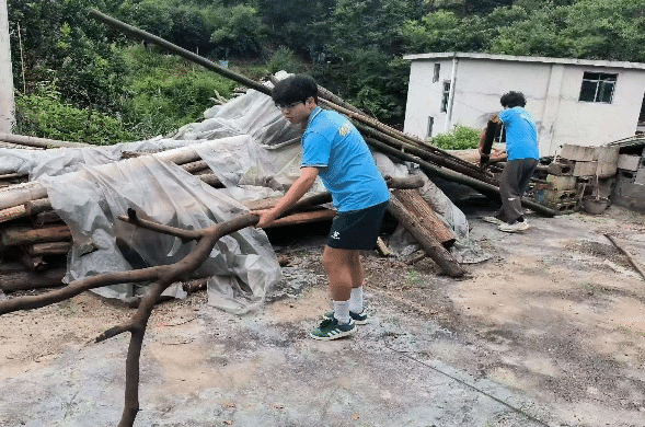 青春汗水润乡土3.png