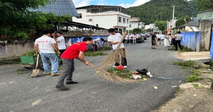 用行动传递温暖2.png